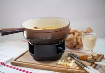 Fondue tradicional suiza
