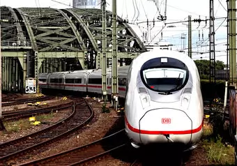 Viaje en tren de Zaragoza a Barcelona.