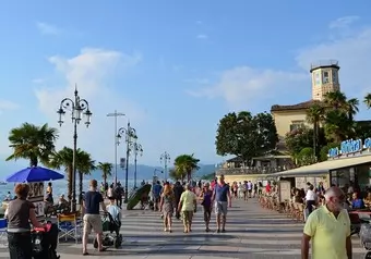 Paseo de Lazise