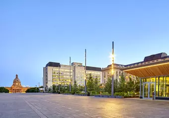 Centennial Square: Un Destino Emblemático que Celebra la Historia y la Cultura de Edmonton_galeria_4054