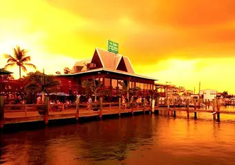 Doc Ford's Rum Bar & Grille: Delicias Tropicales al Atardecer_galeria_5352