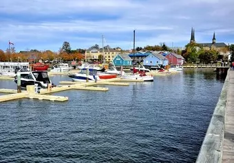 Historia a la Orilla del Mar: El Legado de Peake’s Wharf Historic Waterfront_galeria_5935