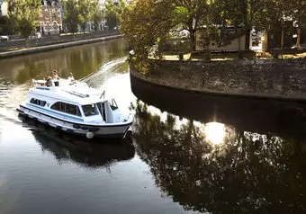 Paseo en Barco por el Río Vilaine: Descubre Rennes desde un Nuevo Ángulo._galeria_7979