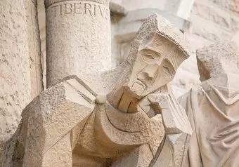Statue Barcelona Parque Güel