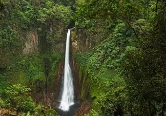 Un Paraíso Escondido: La Impresionante Catarata Bajos del Toro_galeria_2902