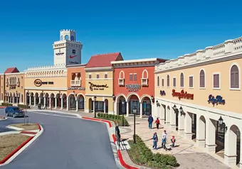 Visita San Marcos Premium Outlets y vuélevete loco en el Shopping._galeria_3897