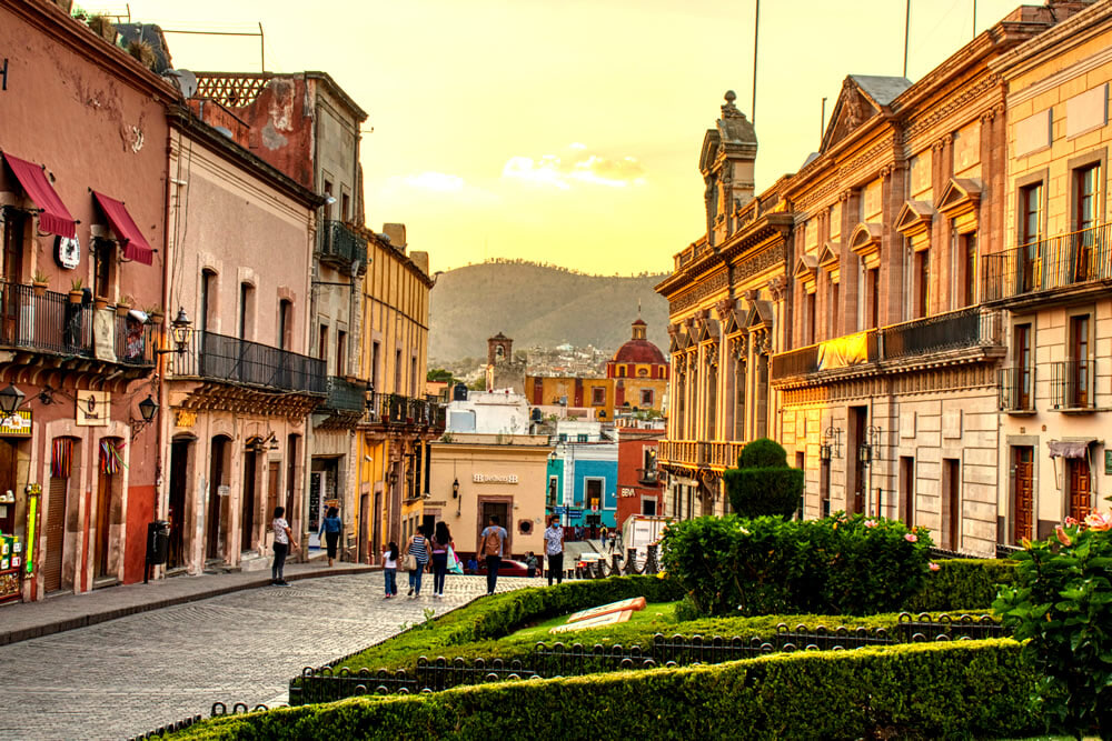 Echoes of History: Discover Guanajuato like never before.