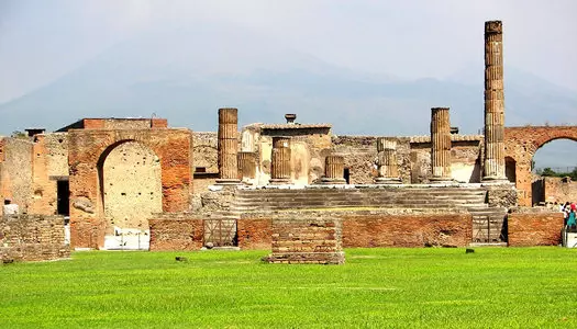 Día 1: Napoles, Italia