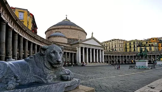 Día 16: CerdeÃ±a Sur, Italia - Napoles, Italia