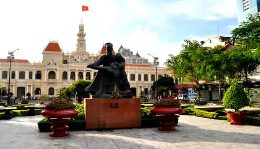 Día 9: Ho Chi Minh City (Saigon) and South