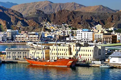 Día 1: Muscat