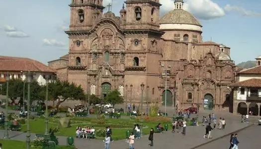Día 2: Lima, Perú - Cusco, Perú