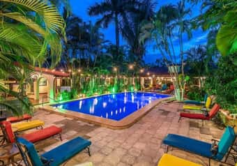 Hotel Villas Lirio