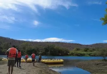 Paseo en balsa en el rio de El Fuerte con petroglifos._galeria_9588